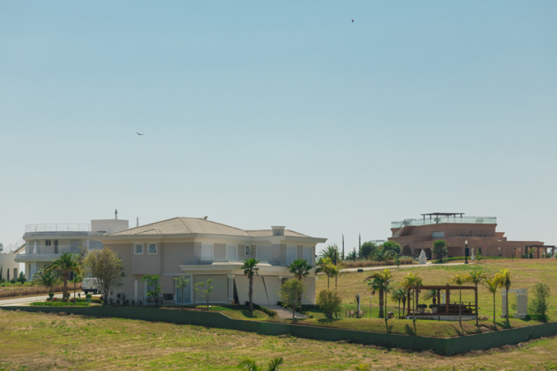 Casas de campo em condomínio de luxo no interior estão em alta!